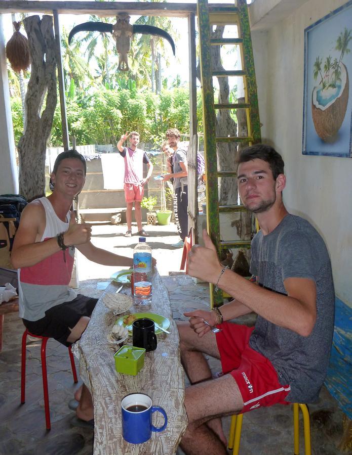 Gipsy Backpackers Hostel Gili Trawangan Exterior photo