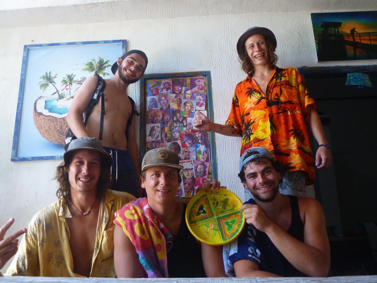 Gipsy Backpackers Hostel Gili Trawangan Exterior photo